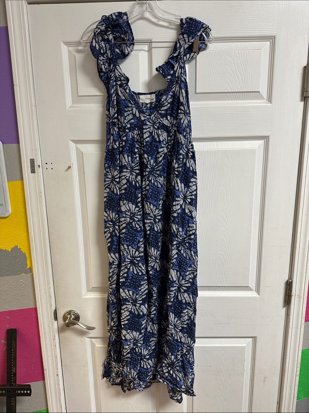 XiRENA Navy Blue and White Floral Maxi Dress